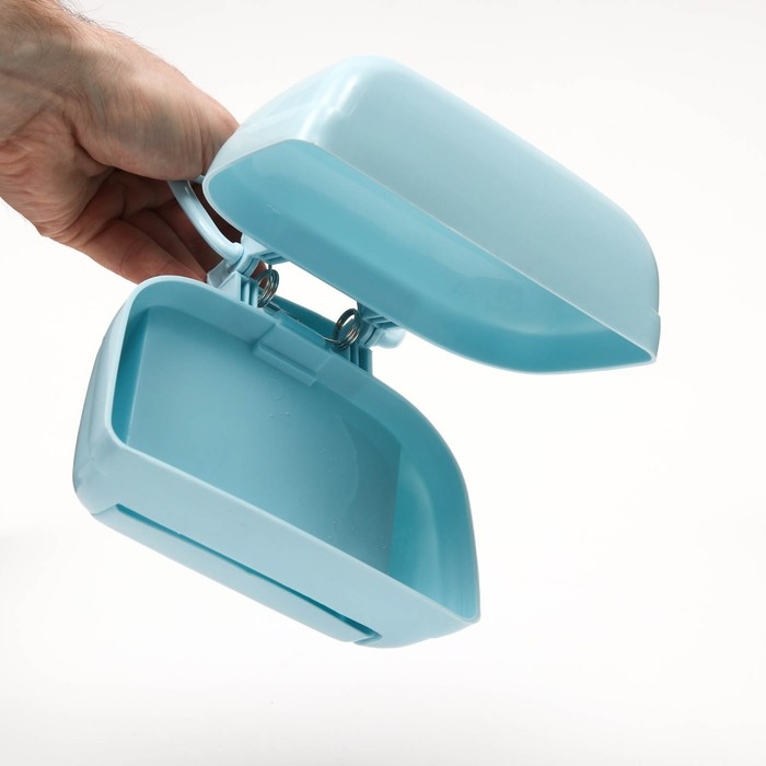 Совок для уборки за собаками с карманом для пакетов, 15,5 см х 9,5 см х 13 см, голубой Совок для уборки за собаками с карманом для пакетов, 15,5 см х 9,5 см х 13 см, голубой