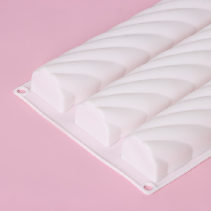 Форма для муссовых десертов и выпечки Доляна «Жгут», силикон, 30×17,5×3,5 см, 3 ячейки (26,7×4,3 см), цвет белый Форма для муссовых десертов и выпечки Доляна «Жгут», силикон, 30×17,5×3,5 см, 3 ячейки (26,7×4,3 см), цвет белый