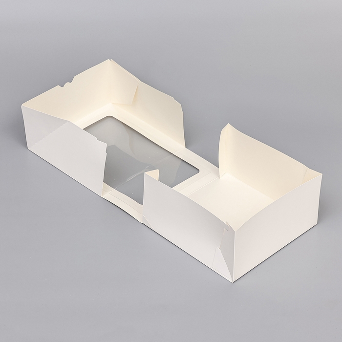 Кондитерская упаковка с окном Кондитерская упаковка с окном "Мусс", белый, 23,5 х 23,5 х 11,5 см