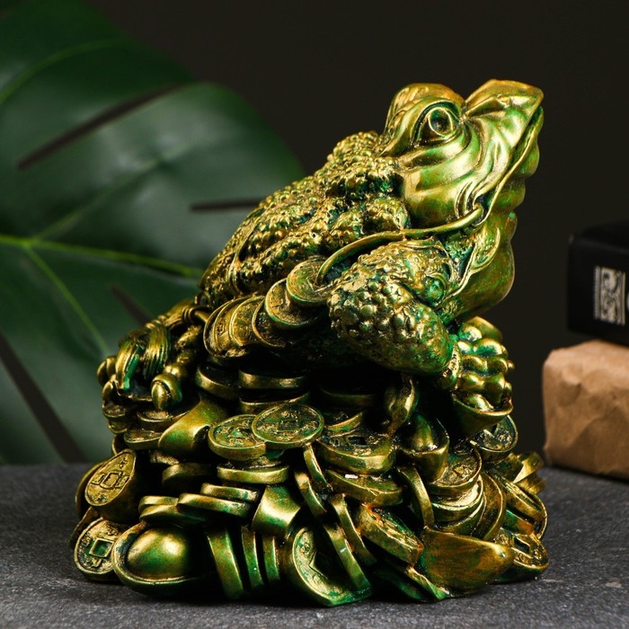 Копилка Копилка "Жаба на деньгах" зеленая с позолотой, 15х15х15см