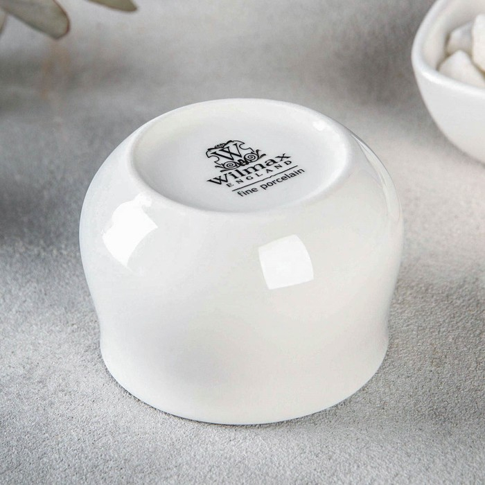 Соусник фарфоровый с ложкой Wilmax, 130 мл, d=7 см, цвет белый Соусник фарфоровый с ложкой Wilmax, 130 мл, d=7 см, цвет белый