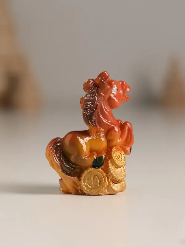 Сувенир полистоун Сувенир полистоун "Коняшка с монетами и подковой" МИКС 4х1,8х4,3 см