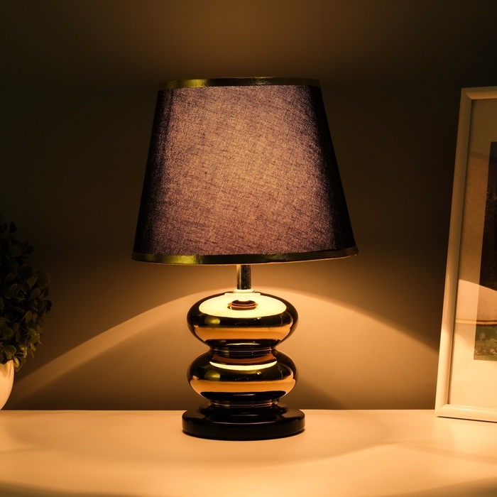 Настольная лампа с абажуром RISALUX «Роса», 1×40 Вт, Е27, чёрный/золото, 20×20×32 см Настольная лампа с абажуром RISALUX «Роса», 1×40 Вт, Е27, чёрный/золото, 20×20×32 см