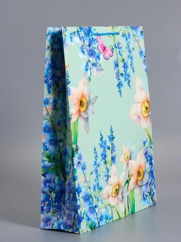 Пакет подарочный "Цветочная радость", ламинированный, 33 х 42,5 х 10 см