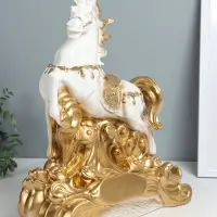 Фигура гипс &laquo;Конь огненный, 40.5&times;36&times;15 см, белый с золотом