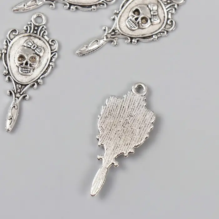 Декор для творчества металл Декор для творчества металл "Ажурное зеркало с черепом" серебро 3,4х1,5 см