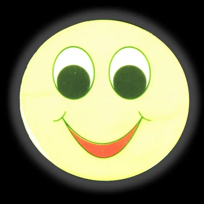 Светоотражающие наклейки «Смайлы», d = 6,5 см, 6 шт на листе, цвет жёлтый Светоотражающие наклейки «Смайлы», d = 6,5 см, 6 шт на листе, цвет жёлтый