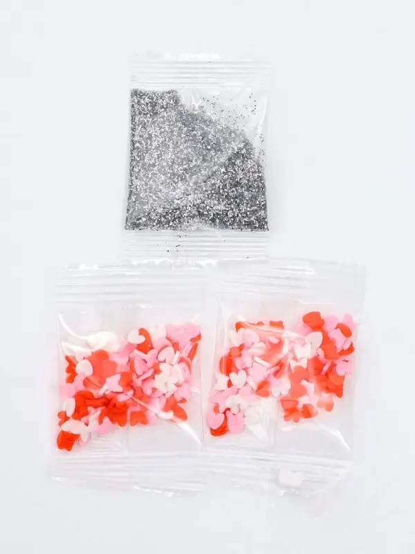 Опыты для детей &laquo;Лизун с сердечками&raquo;