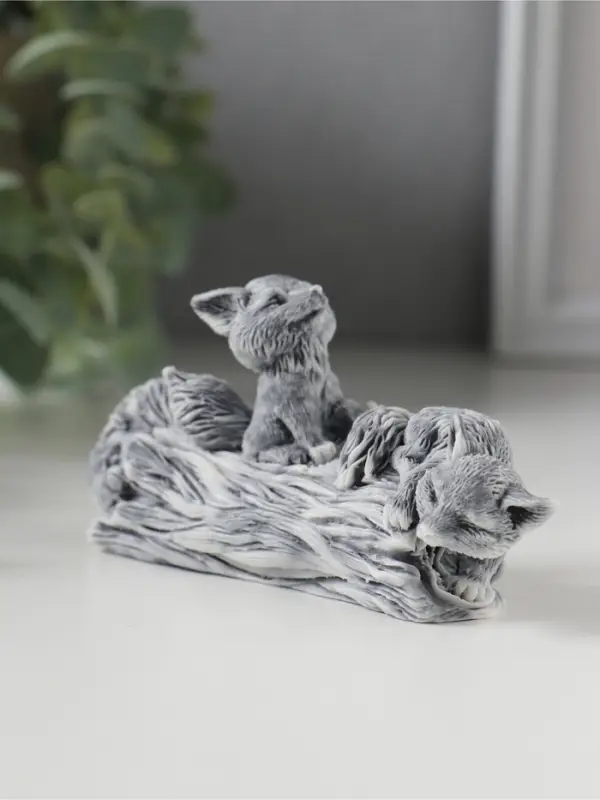 Фигурка &laquo;Лисята играющие на бревне&raquo;, мраморная крошка, 5 см