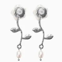 Серьги "Цветок розы", цвет белый в серебре Серьги "Цветок розы", цвет белый в серебре