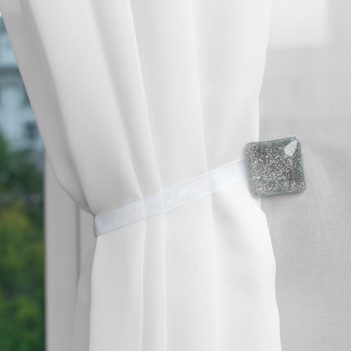 Подхват для штор «Квадрат с блёстками», 3,5 × 3,5 см, цвет серебряный Подхват для штор «Квадрат с блёстками», 3,5 × 3,5 см, цвет серебряный
