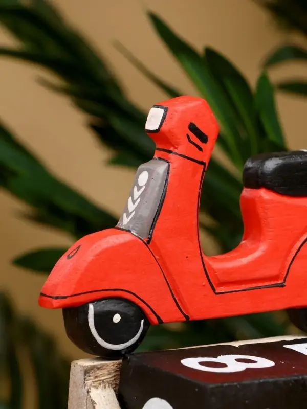 Календарь настольный &laquo;Мопед&raquo;, 14&times;5.5&times;14 см, дерево, красный