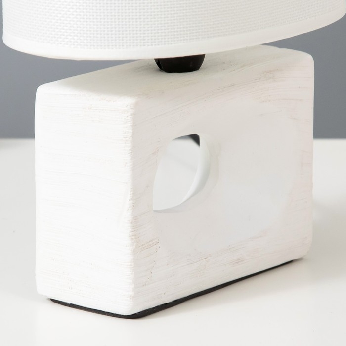 Настольная лампа Настольная лампа "Мишель" Е27 40Вт белый 12,5х20х27 см RISALUX