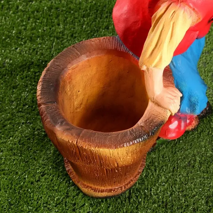 Фигурное кашпо "Бабка-Ежка" 53см