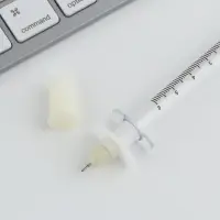 Ручка прикол шариковая синяя паста, шприц &laquo;Укол от всех проблем&raquo;, на подложке