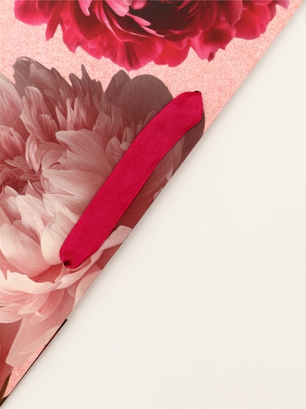 Пакет подарочный вертикальный "Счастливых моментов", 26 × 32 × 12 см