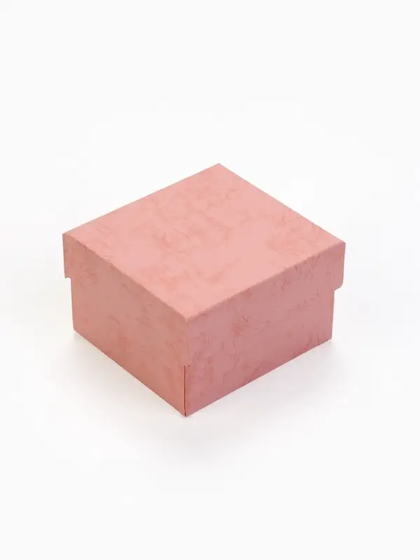 Коробка для часов, цвет розовая, вставка белая 9х8,5х5 Коробка для часов, цвет розовая, вставка белая 9х8,5х5