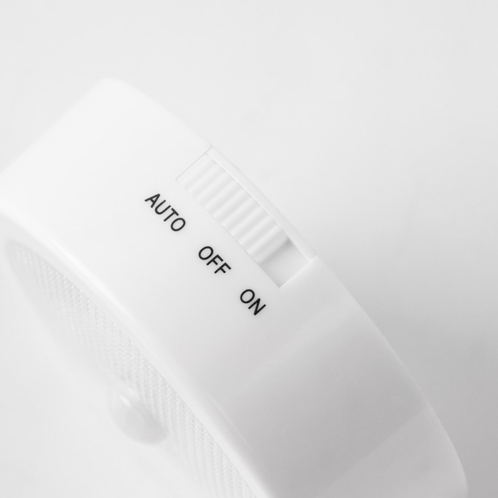 Фонарь-светильник  Фонарь-светильник "Мастер К", 220 лм, COB, 3 ААА, магнит, клейкая основа, датчик движения