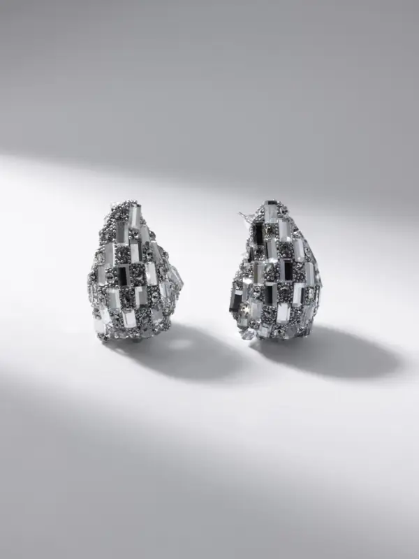 Серьги со стразами &laquo;QF. Капля блеск&raquo;, белые в серебре