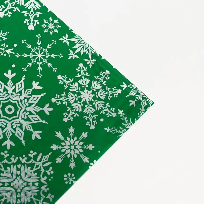 Плёнка упаковочная на Новый год полиграфичная «Снежинки водят хоровод», 100 х 70 см