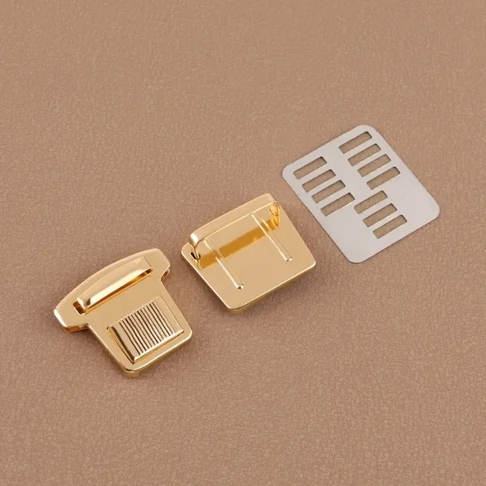 Застёжка для сумки, 3.5×3.8 см, цвет золотой Застёжка для сумки, 3.5×3.8 см, цвет золотой