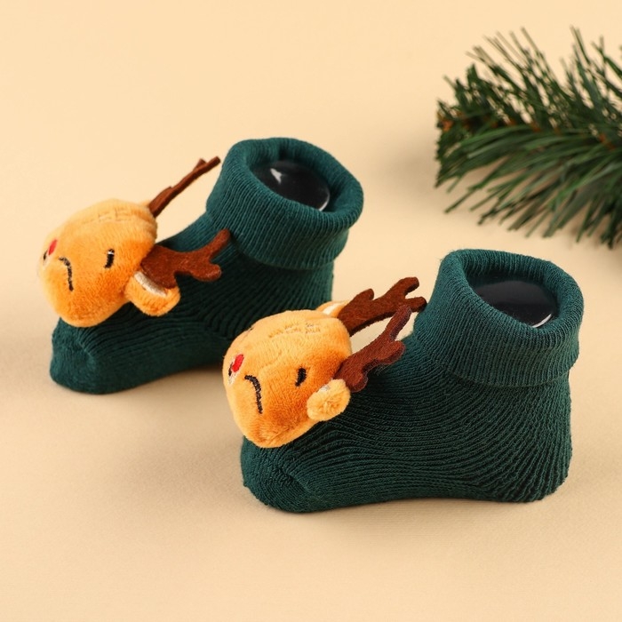 Подарочный набор новогодний: держатель для соски-пустышки на ленте и носочки - погремушки на ножки «Оленёнок», Крошка Я Подарочный набор новогодний: держатель для соски-пустышки на ленте и носочки - погремушки на ножки «Оленёнок», Крошка Я