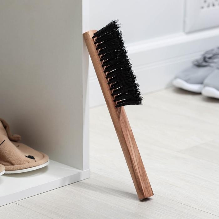 Щётка - смётка техническая, 29×2,5×1,6 см, трехрядная, 39 пучков, бук, синтетическое волокно чёрное Щётка - смётка техническая, 29×2,5×1,6 см, трехрядная, 39 пучков, бук, синтетическое волокно чёрное