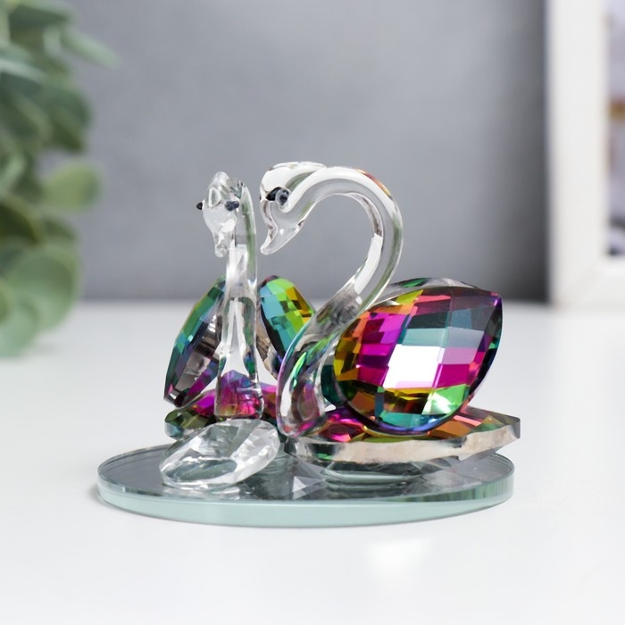 Сувенир стекло Сувенир стекло "Лебеди с бриллиантом" зелёная голография 6,5х5х5 см