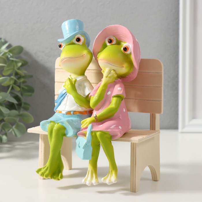 Сувенир полистоун Сувенир полистоун "Лягушки на скамеечке - свидание" 16,8х8,5х13 см