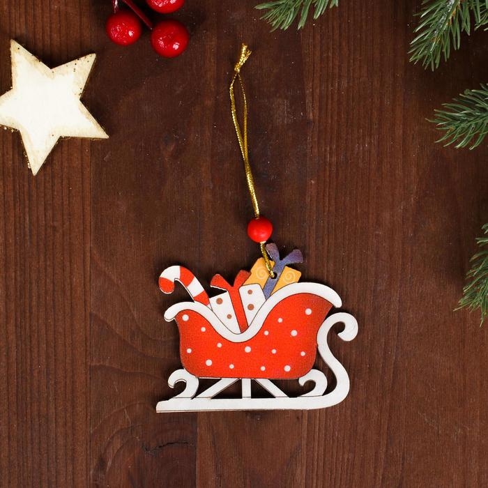Подвеска новогодняя «Сани с подарками» Подвеска новогодняя «Сани с подарками»