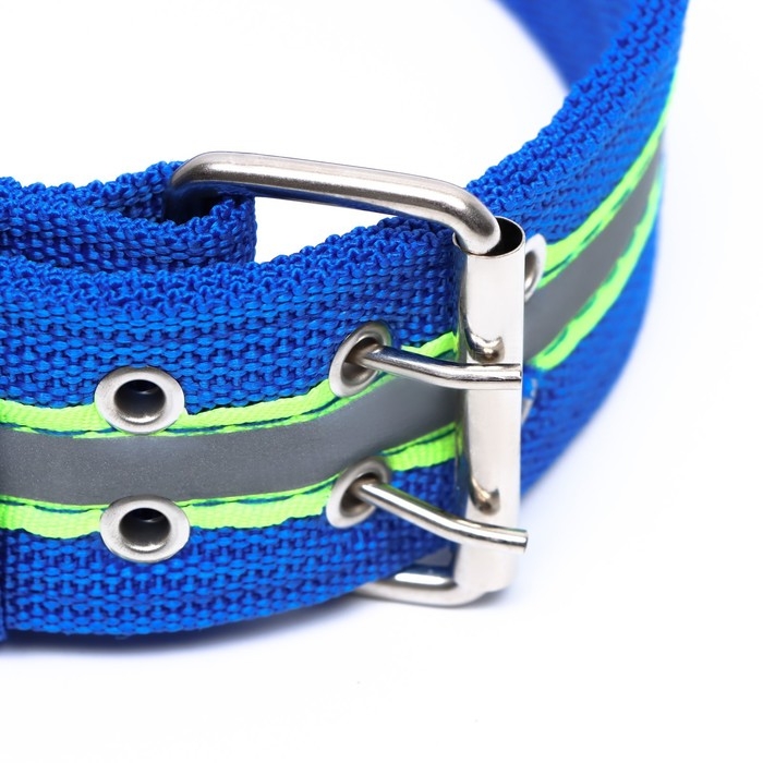 Ошейник четырехслойный светоотражающий с вертлюгом, 71 х 5 см, ОШ 55-65 см, синий Ошейник четырехслойный светоотражающий с вертлюгом, 71 х 5 см, ОШ 55-65 см, синий