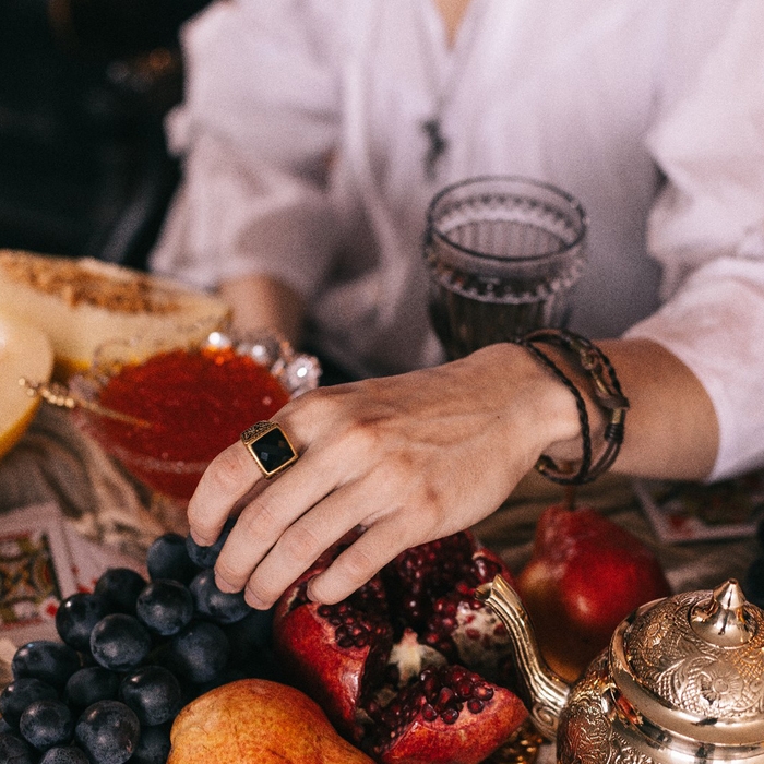 Кольцо мужское «Перстень» ажур, цвет чёрный в золоте, 19 размер