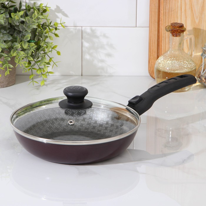 Сковорода «Хозяюшка», d=20 см, съёмная ручка, стеклянная крышка, антипригарное покрытие, цвет бордовый Сковорода «Хозяюшка», d=20 см, съёмная ручка, стеклянная крышка, антипригарное покрытие, цвет бордовый