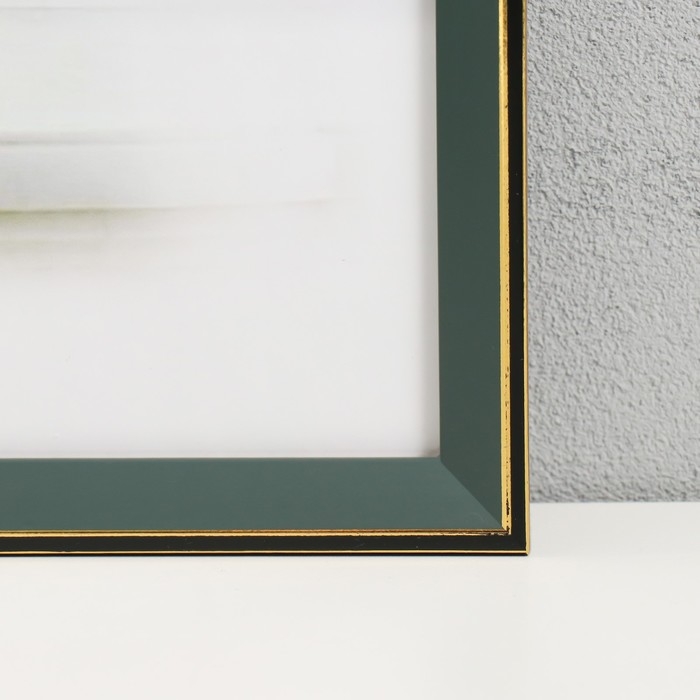 Фоторамка пластик 30х40 см Фоторамка пластик 30х40 см "Зелёный с золотым обрамлением" 32х42 см
