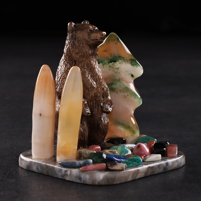 Сувенир Сувенир "Стоячий мишка с елкой", селенит