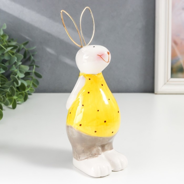 Сувенир керамика Сувенир керамика "Зайчик в жёлтой футболке в горошек" 7,5х11х17,4 см