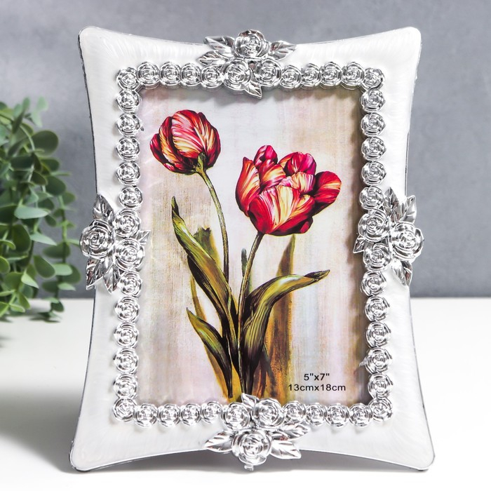 Фоторамка пластик под металл 13х18 см Фоторамка пластик под металл 13х18 см "Миллионы роз" серебро и перламутр 22,5х17,5х1,5 см