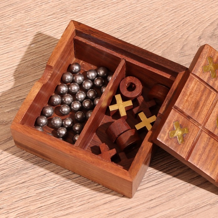 Игра настольная 2в1 (крестики-нолики + солитёр) 11,5х11,5х5 см, дерево шишам Игра настольная 2в1 (крестики-нолики + солитёр) 11,5х11,5х5 см, дерево шишам