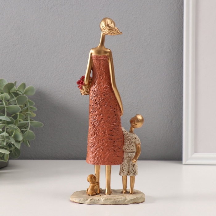 Сувенир полистоун  Сувенир полистоун "Мама с сыном с корзинкой цветов" красно-бордовый 5х9,8х24 см