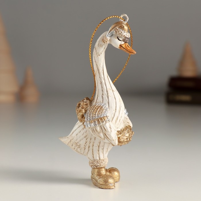 Сувенир полистоун подвеска Сувенир полистоун подвеска "Гусь в шапочке и ботинках" 5х4,5х11 см