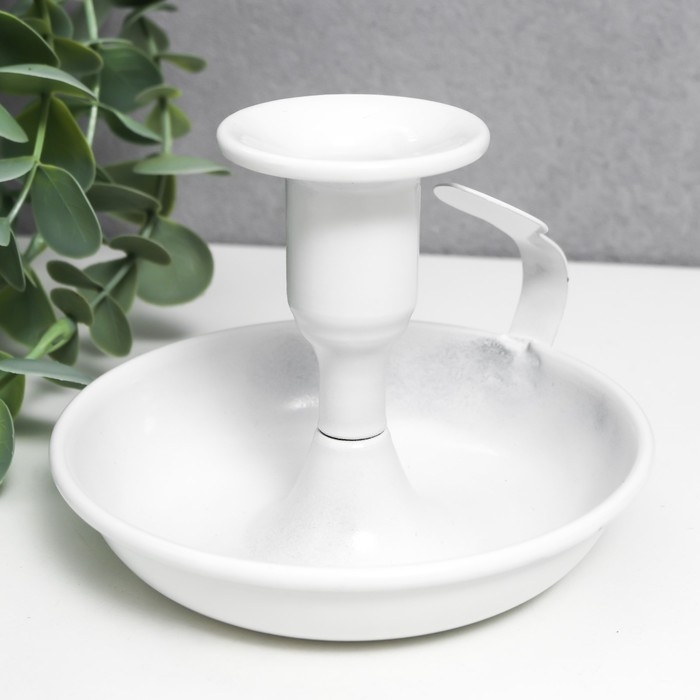 Подсвечник металл на 1 свечу с ручкой Подсвечник металл на 1 свечу с ручкой "Изгиб" белый 9х10,5х10,5 см