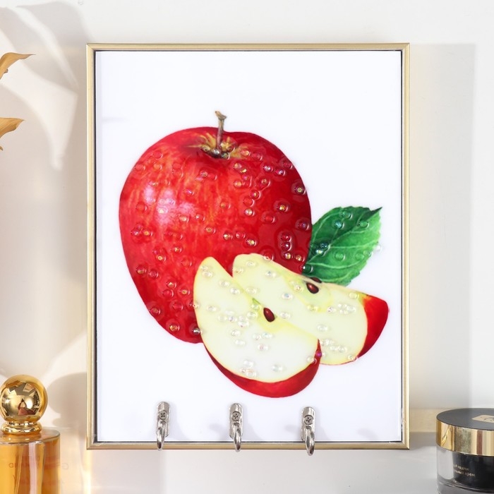 Ключница пластик, МДФ 3 крючка Ключница пластик, МДФ 3 крючка "Красное яблочко" стразы, золото 18,5х1,8х23,5 см