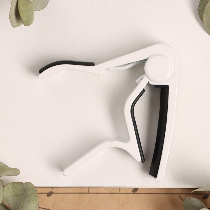 Каподастр гитарный Music life, белый Каподастр гитарный Music life, белый