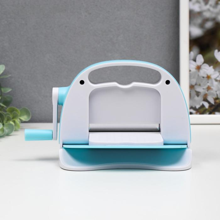 Машинка для вырубки и тиснения 11х16,5х15 + 2 пластины пластик