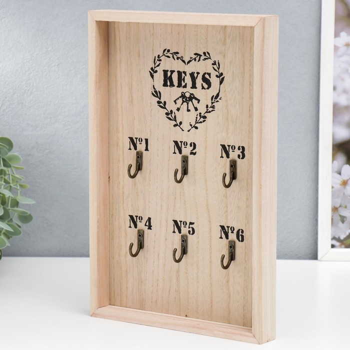 Крючки декоративные дерево 6 крючков Крючки декоративные дерево 6 крючков "Сердце с ключами" беж 30х20х3 см