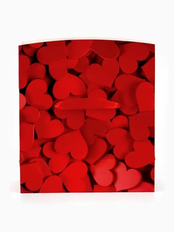 Пакет - коробка подарочная &laquo;Love&raquo;, 23&times;18&times;11 см