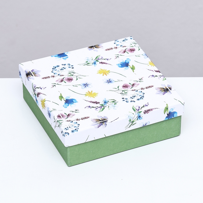 Подарочная коробка квадратная Подарочная коробка квадратная "Цветы",13,5 х 13,5 х 5 см