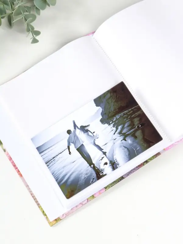 Фотоальбом на 100 фото 13х18 см "Вязаная деревушка" в коробке 5х18х20,5 см