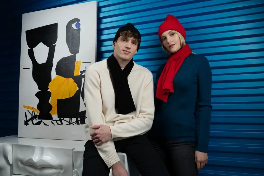 Шапка Yong, красная (алая) Шапка Yong, красная (алая)