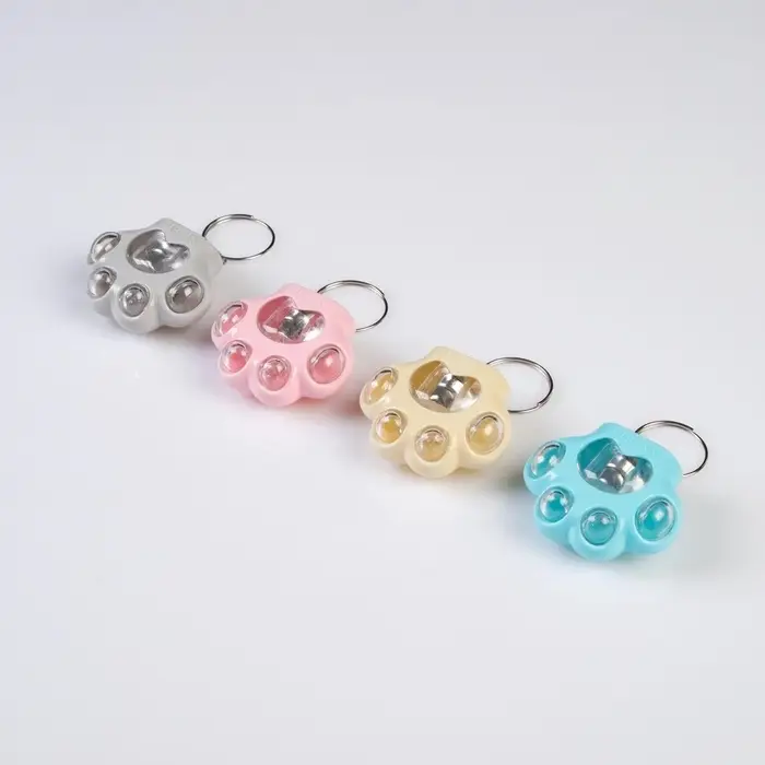 Фонарь-брелок детский Фонарь-брелок детский "Лапка", 1 режим, 3 LR41, 3.5 х 4 см , микс